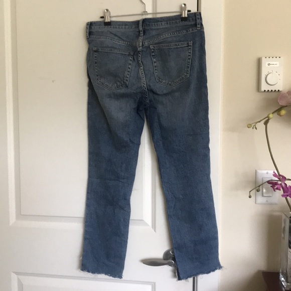 Gap 1969 destroyed medium wash jeans - Picture 7 of 9